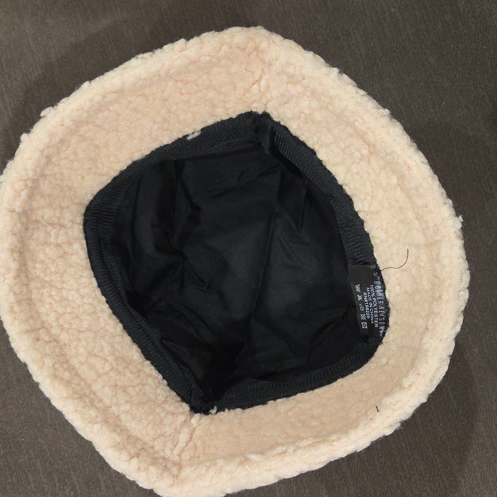 8 Other Reasons Ivory Sherpa Bucket Hat NIP - Picture 6 of 7